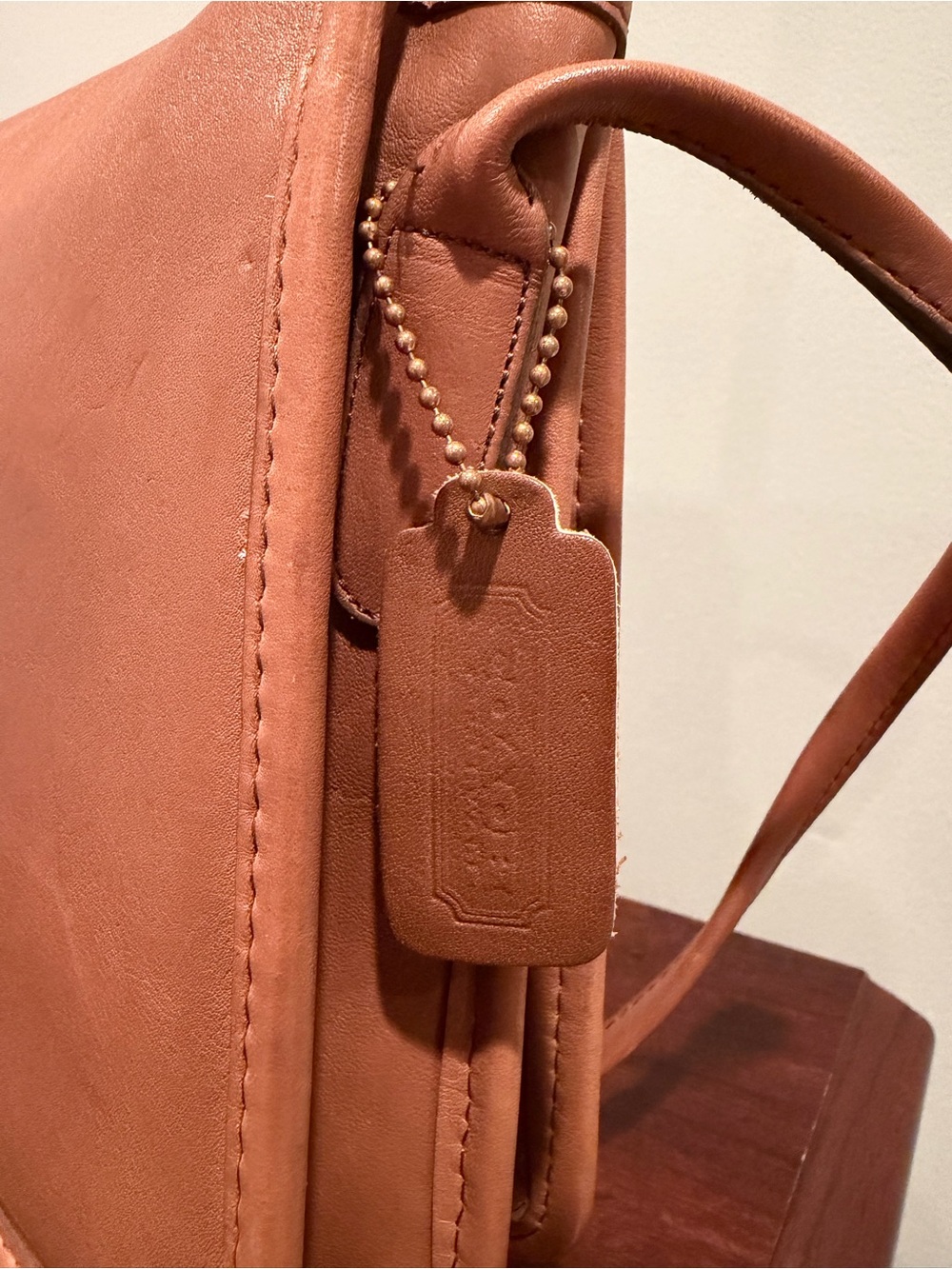 Coach Vintage Tan Leather Crossbody Bag - Picture 3 of 11